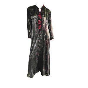 Vintage Witch Robe, Black Maxi Dress: Embroidered Red Roses, Gothic Style